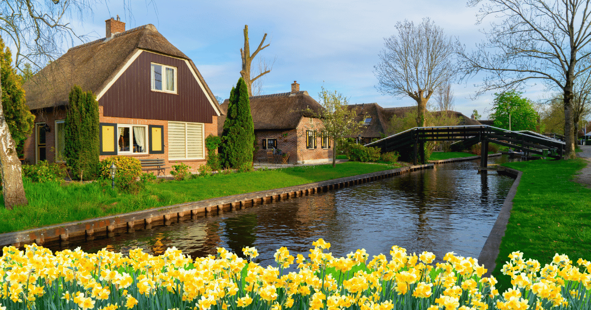 Giethoorn Village Day Trip (Giethoorn | Full-Day | Morning Departure)