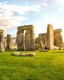 Classic Windsor – Stonehenge – Bath Highlights Tour from London
