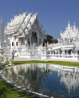 White Temple (Wat Rong Khun) + Blue Temple-Chiang Rai