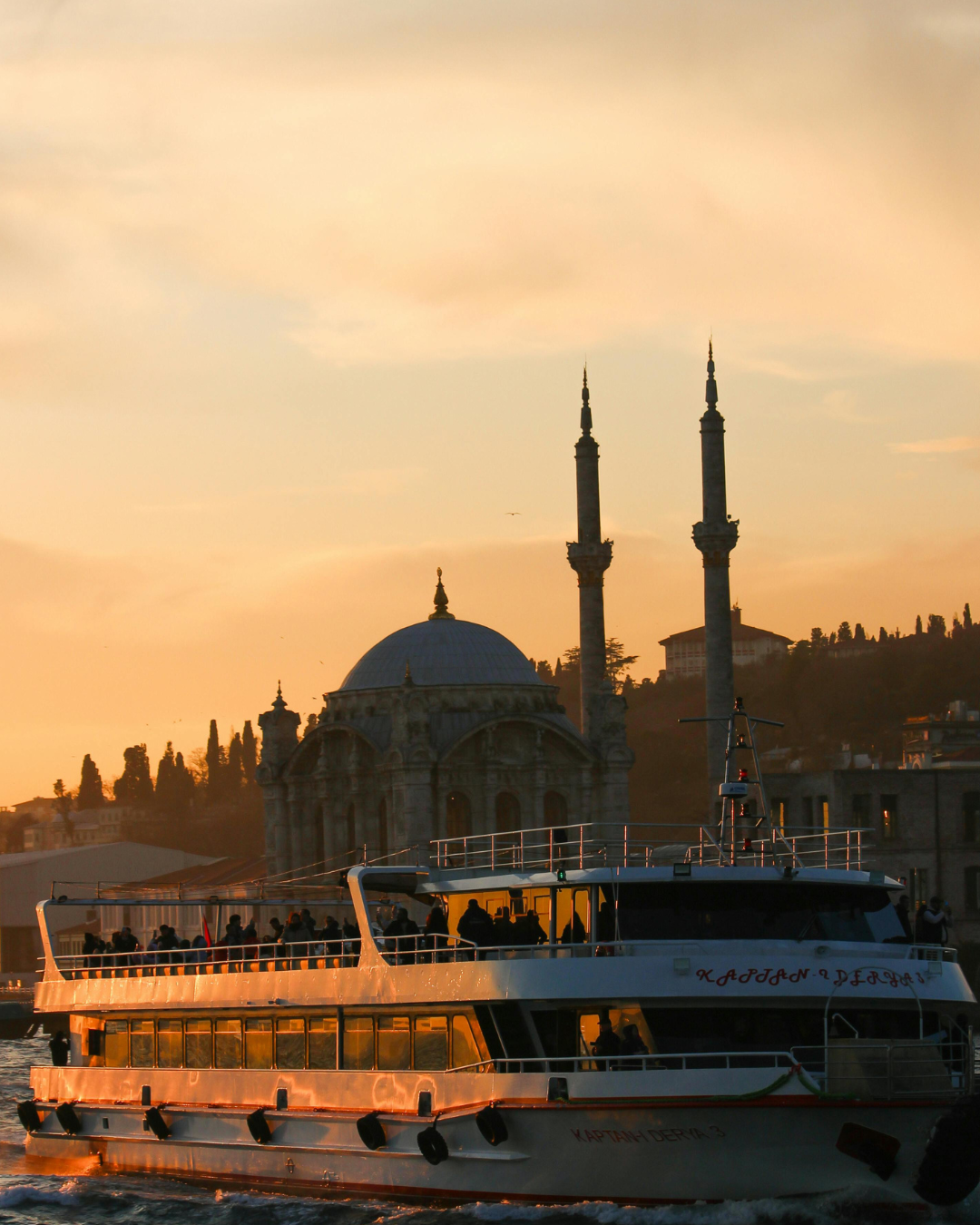 Bosphorus Dinner Cruise with Turkish Entertainment