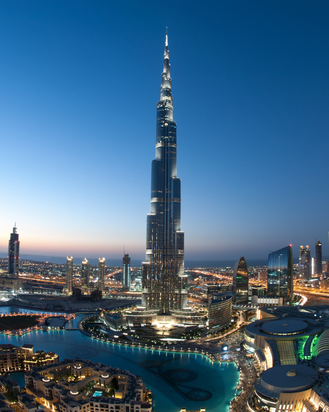 Dubai Burj Khalifa – At the Top (Levels 124 & 125) or The Lounge (Levels 152, 153 & 154)