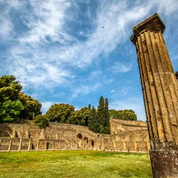 Pompeii & Naples Day Trip by Train from Rome